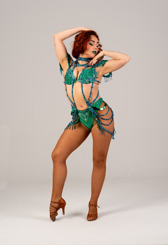 Irene Palomares con el vestuario de show de la compañía